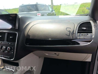 2018 Dodge Grand Caravan SXT 121.2" WB - miniatura 17