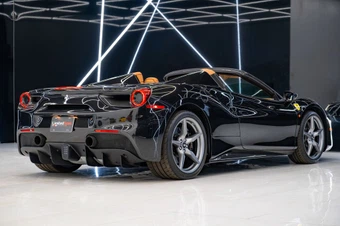 2018 Ferrari 488 Spider Convertible - miniatura 16