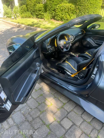2018 Ferrari 488 Spider Convertible - miniatura 3