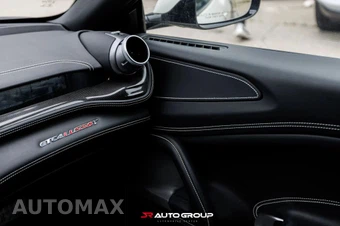 2018 Ferrari GTC4Lusso T - miniatura 18