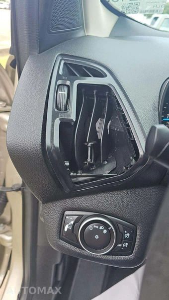 2018 Ford Escape S – miniatura 33
