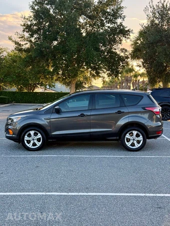 2018 Ford Escape S - miniatura 4