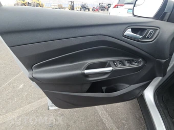 2018 Ford Escape SE - miniatura 9