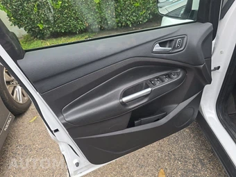 2018 Ford Escape SE – miniatura 9