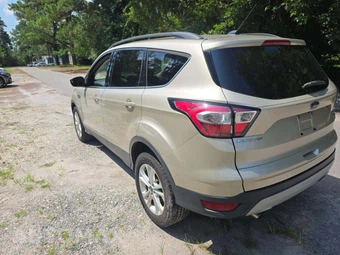 2018 Ford Escape SE – miniatura 2