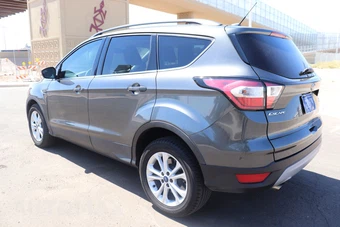 2018 Ford Escape SE - miniatura 4