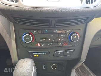 2018 Ford Escape SE – miniatura 26