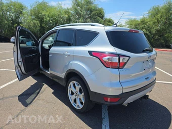 2018 Ford Escape Titanium – miniatura 2