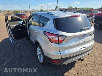 2018 Ford Escape Titanium – miniatura 2