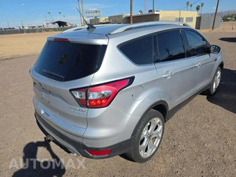 2018 Ford Escape Titanium – miniatura 3
