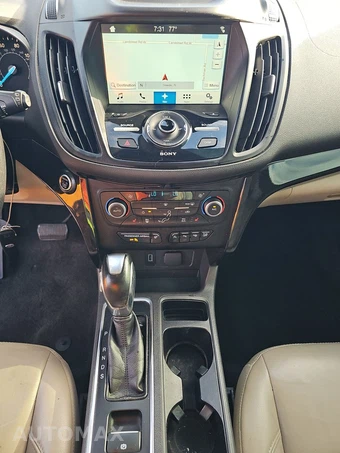 2018 Ford Escape Titanium – miniatura 11
