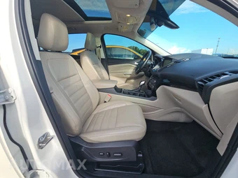 2018 Ford Escape Titanium – miniatura 8