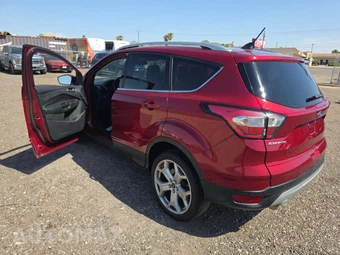 2018 Ford Escape Titanium - miniatura 2