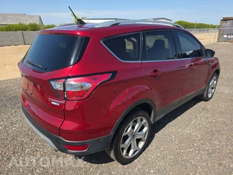 2018 Ford Escape Titanium - miniatura 3