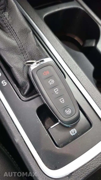 2018 Ford Escape Titanium - miniatura 17