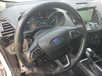 2018 Ford Escape Titanium – miniatura 10