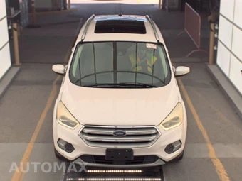 2018 Ford Escape Titanium – miniatura 2