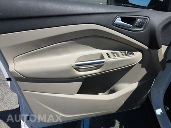 2018 Ford Escape Titanium – miniatura 9