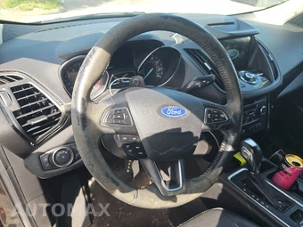 2018 Ford Escape Titanium – miniatura 10