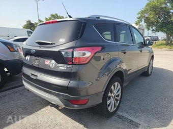 2018 Ford Escape Titanium – miniatura 4