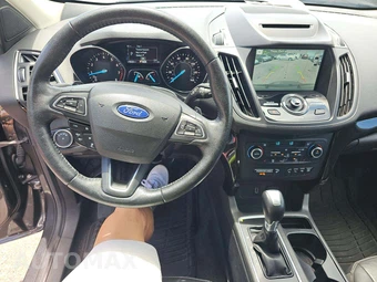 2018 Ford Escape Titanium – miniatura 10