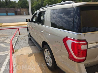 2018 Ford Expedition XLT - miniatura 2