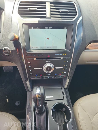 2018 Ford Explorer Limited - miniatura 11