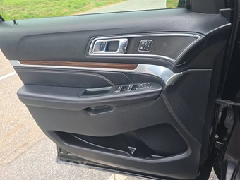 2018 Ford Explorer Limited - miniatura 9