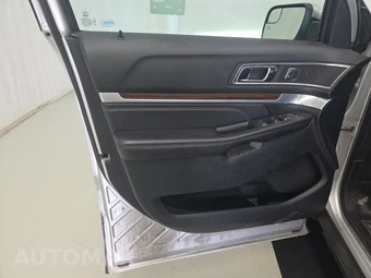 2018 Ford Explorer Limited – miniatura 9
