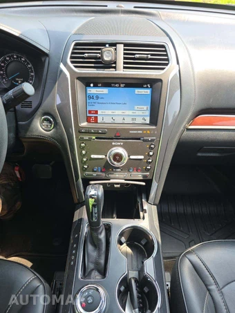 2018 Ford Explorer Platinum – miniatura 10