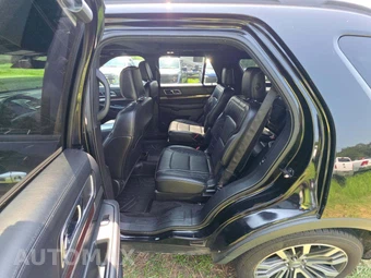2018 Ford Explorer Platinum – miniatura 13