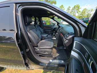2018 Ford Explorer Platinum – miniatura 19