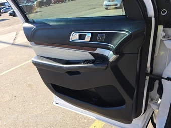 2018 Ford Explorer Platinum - miniatura 9