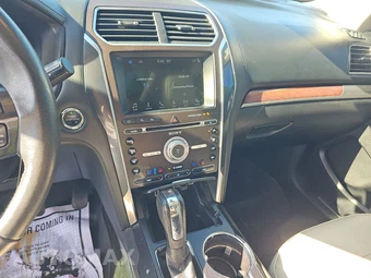 2018 Ford Explorer Platinum - miniatura 11