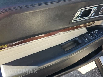 2018 Ford Explorer Platinum - miniatura 9