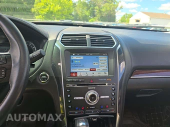 2018 Ford Explorer Platinum - miniatura 10