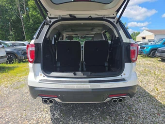 2018 Ford Explorer Platinum - miniatura 15