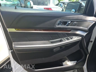 2018 Ford Explorer Platinum - miniatura 9