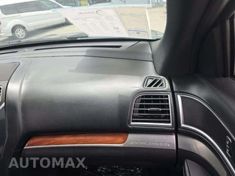 2018 Ford Explorer Platinum - miniatura 20