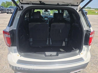 2018 Ford Explorer Platinum - miniatura 12