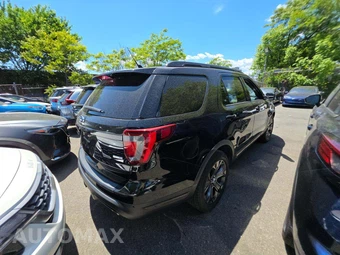 2018 Ford Explorer Sport – miniatura 3