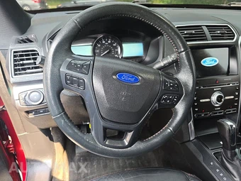 2018 Ford Explorer Sport - miniatura 10