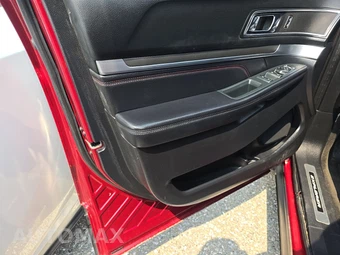 2018 Ford Explorer Sport - miniatura 9