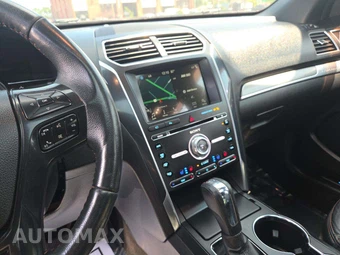 2018 Ford Explorer Sport - miniatura 10