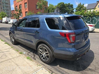 2018 Ford Explorer Sport – miniatura 2
