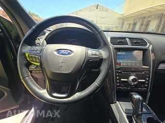 2018 Ford Explorer Sport - miniatura 10