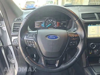 2018 Ford Explorer XLT - miniatura 10