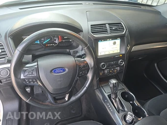 2018 Ford Explorer XLT - miniatura 11