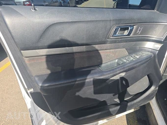 2018 Ford Explorer XLT - miniatura 9