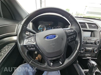 2018 Ford Explorer XLT – miniatura 10